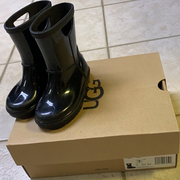 Excellent used condition ( like new) toddler size 7 shiny rainboot - Picture 3 of 4